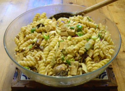 a large glass bowl of dan-dan noodles