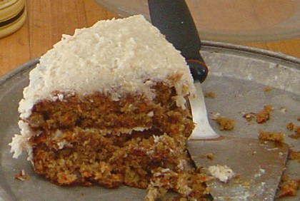 Vegan Ginger-Macadamia-Coconut-Carrot Cake